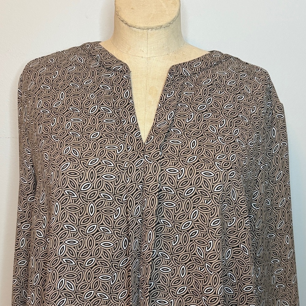 Dana Buchman Geometric Brown Blouse